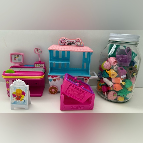 70+pcs Shopkins Play-set - Picture 8 of 12